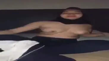 Buka Semua Pakaiannya Sayang